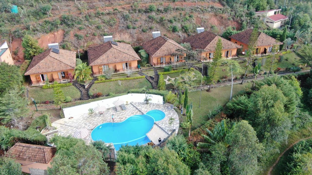 Andasibe Cyperus Hotel Moramanga Exteriör bild